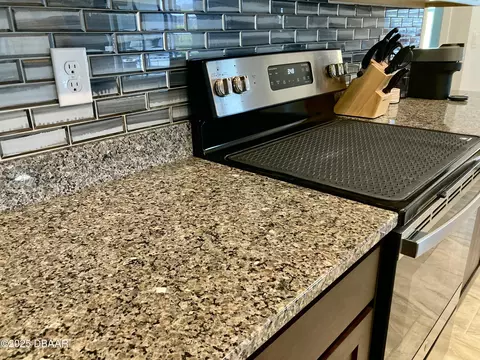 Kitchen - 3079 Silvermines Ave, Ormond Beach, FL 32174 photo 10 of 15