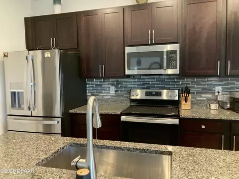 Kitchen - 3079 Silvermines Ave, Ormond Beach, FL 32174 photo 12 of 15