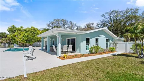 Exterior - 3124 John Anderson Dr, Ormond Beach, FL 32176 photo 8 of 12