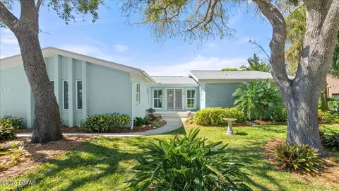 Exterior - 3124 John Anderson Dr, Ormond Beach, FL 32176 photo 9 of 12