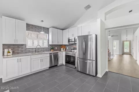 Kitchen - 25 Reflections Village Dr, Ormond Beach, FL 32174 photo 1 of 4