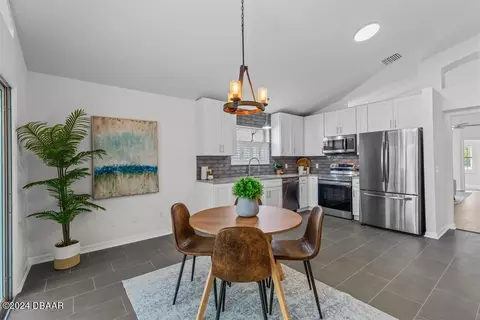 Dining - 25 Reflections Village Dr, Ormond Beach, FL 32174 photo 7 of 7