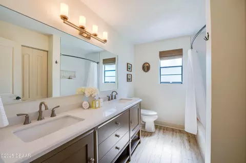 Bath - 1314 Oak Forest Dr, Ormond Beach, FL 32174 photo 3 of 5