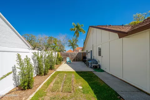 Exterior - 1314 Oak Forest Dr, Ormond Beach, FL 32174 photo 6 of 7