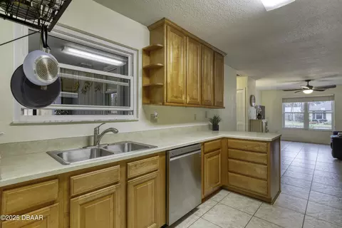 794 Victoria Cir E, Ormond Beach, FL 32174 photo 16