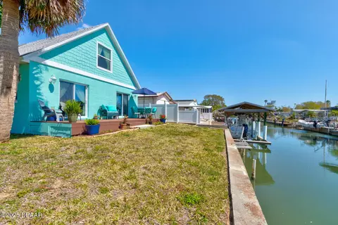 Exterior - 174 Coleman St, Edgewater, FL 32141 photo 7 of 9