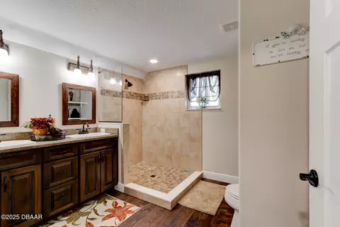 Bath - 174 Coleman St, Edgewater, FL 32141 photo 3 of 4