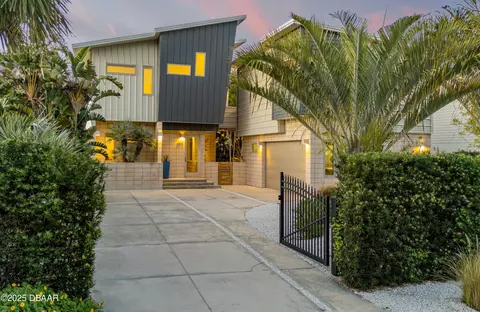 208 Dune Cir, New Smyrna Beach, FL 32169