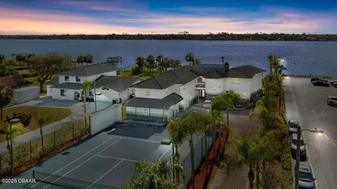 2621 N Halifax Ave, Daytona Beach, FL 32118