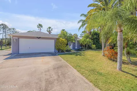 3330 Queen Palm Dr, Edgewater, FL 32141