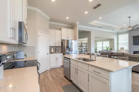 Kitchen - 299 Granite Ave, Saint Augustine, FL 32086 photo 5 of 6