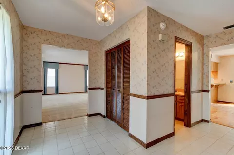Entry Way - 26 Silver Fox Trl, Ormond Beach, FL 32174 photo 2 of 4