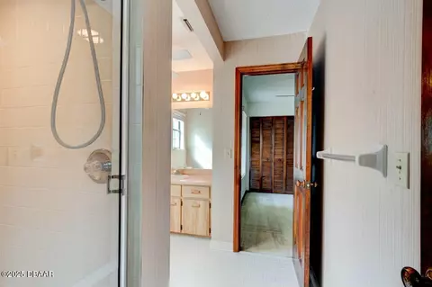 Bath - 26 Silver Fox Trl, Ormond Beach, FL 32174 photo 5 of 6