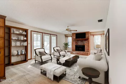 Living - 26 Silver Fox Trl, Ormond Beach, FL 32174 photo 6 of 7