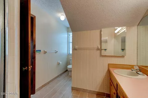 Bath - 26 Silver Fox Trl, Ormond Beach, FL 32174 photo 3 of 6