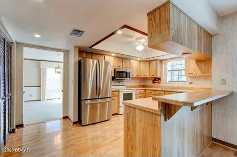 Kitchen - 26 Silver Fox Trl, Ormond Beach, FL 32174 photo 2 of 2