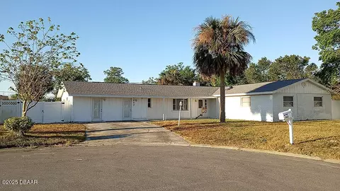 1657 Slogar Cir, Daytona Beach, FL 32117