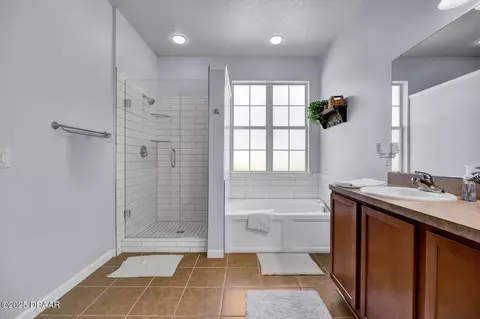 Bath - 38 Herringbone Way, Ormond Beach, FL 32174 photo 3 of 5