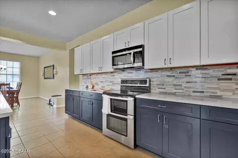 Kitchen - 38 Herringbone Way, Ormond Beach, FL 32174 photo 4 of 6