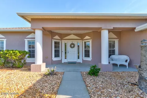 Exterior - 117 Mariners Gate Ct, Edgewater, FL 32141 photo 2 of 6
