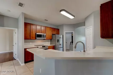 Kitchen - 117 Mariners Gate Ct, Edgewater, FL 32141 photo 3 of 4