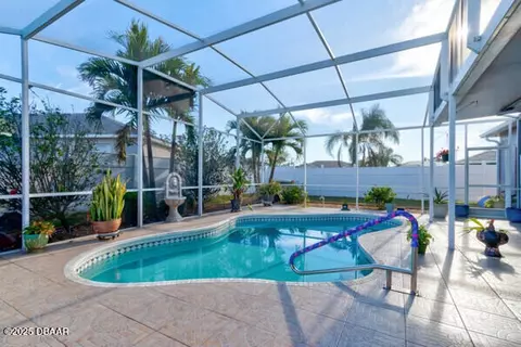 Exterior - 117 Mariners Gate Ct, Edgewater, FL 32141 photo 4 of 6