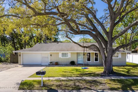 582 Moonpenny Cir, Port Orange, FL 32127