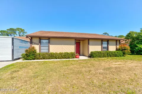 2815 Queen Palm Dr, Edgewater, FL 32141