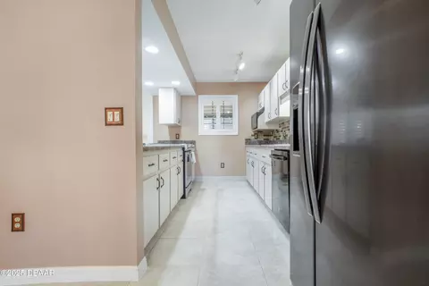 Kitchen - 15 Cypress View Trl, Ormond Beach, FL 32174 photo 2 of 6