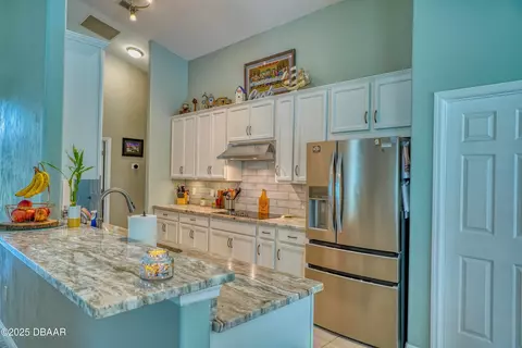 Kitchen - 32 Stoney Ridge Ln, Ormond Beach, FL 32174 photo 2 of 7