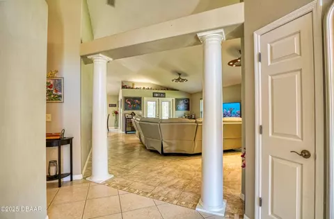 Entry Way - 32 Stoney Ridge Ln, Ormond Beach, FL 32174 photo 3 of 5