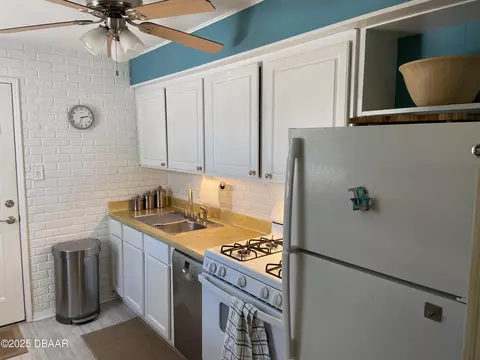 Kitchen - 161 Roberta Rd, Ormond Beach, FL 32176 photo 2 of 4