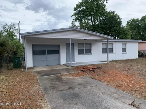 1017 Berkshire Rd, Daytona Beach, FL 32117