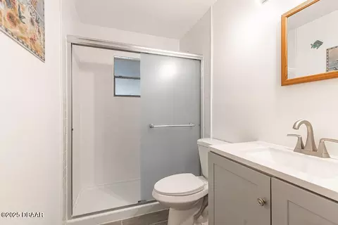 Bath - 405 Adele St, Edgewater, FL 32132 photo 1 of 1