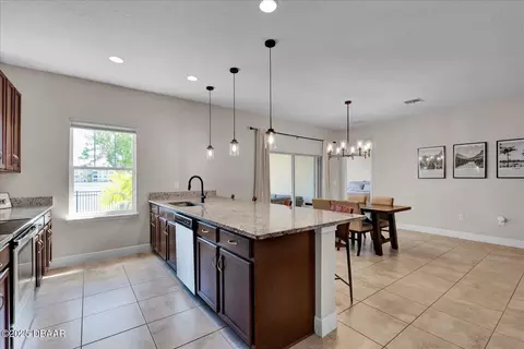 Kitchen - 5433 Estero Loop, Port Orange, FL 32128 photo 2 of 4