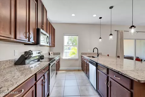 Kitchen - 5433 Estero Loop, Port Orange, FL 32128 photo 4 of 4