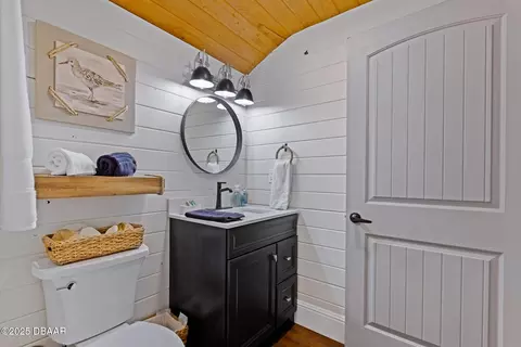 Bath - 2928 Oak Trl, Edgewater, FL 32141 photo 9 of 9