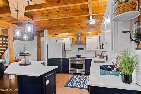 Kitchen - 2928 Oak Trl, Edgewater, FL 32141 photo 2 of 3