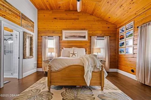 Bedroom - 2928 Oak Trl, Edgewater, FL 32141 photo 2 of 6
