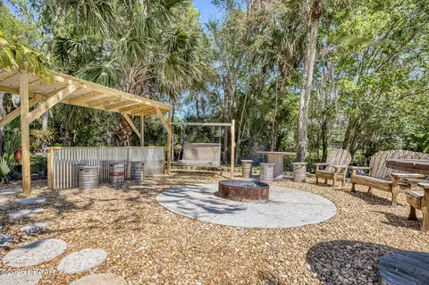 Exterior - 2928 Oak Trl, Edgewater, FL 32141 photo 11 of 13