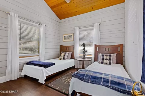 Bedroom - 2928 Oak Trl, Edgewater, FL 32141 photo 6 of 6