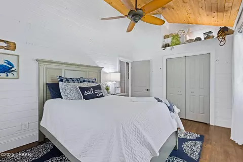 Bedroom - 2928 Oak Trl, Edgewater, FL 32141 photo 5 of 6