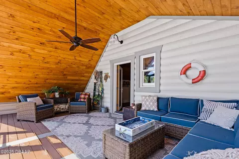 Exterior - 2928 Oak Trl, Edgewater, FL 32141 photo 2 of 13