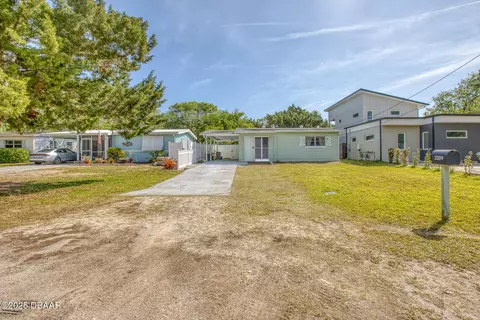 3209 Saxon Dr, New Smyrna Beach, FL 32169