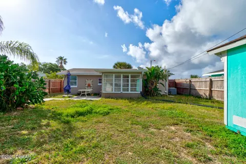 Exterior - 47 Alamanda Dr, Ormond Beach, FL 32176 photo 4 of 6
