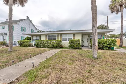 927 N Grandview Ave, Daytona Beach, FL 32118