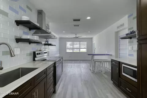Kitchen - 39 Seaview Dr, Ormond Beach, FL 32176 photo 5 of 6