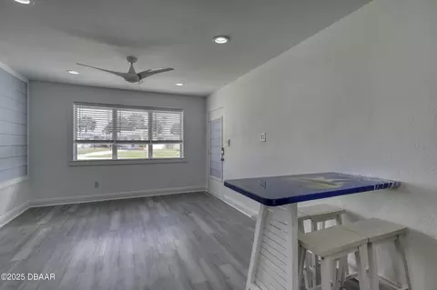 Living - 39 Seaview Dr, Ormond Beach, FL 32176 photo 2 of 3
