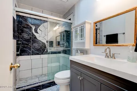 Bath - 2914 Sabal Palm Dr, Edgewater, FL 32141 photo 2 of 2