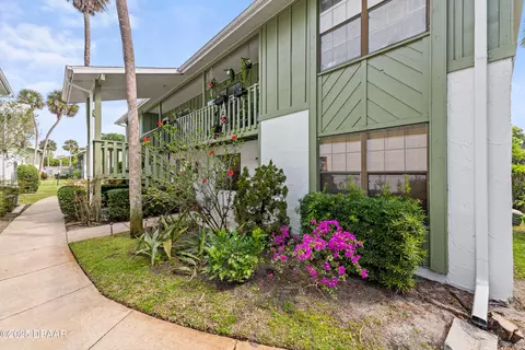 840 Center Ave #21, Holly Hill, FL 32117